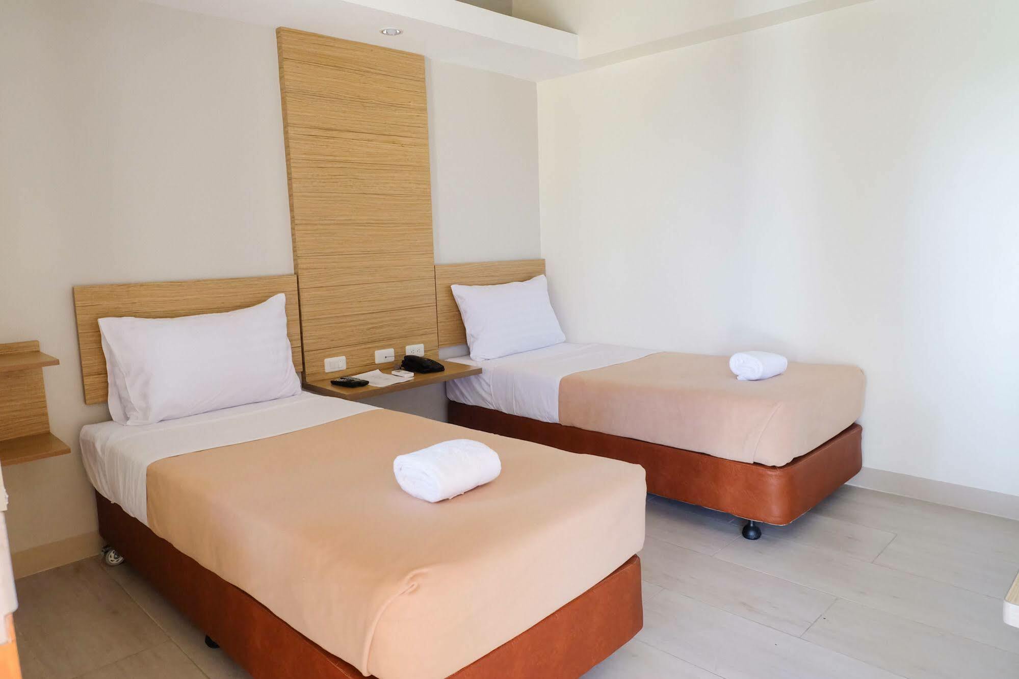 Chambre Hotel Mactan Lapu-Lapu City Exterior foto